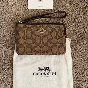 Coach Signature Brown Wristlet NWT & Bag